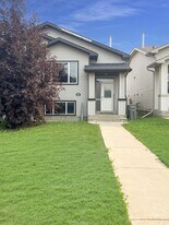 9061-9131 131 Ave in Grande Prairie, AB - Building Photo