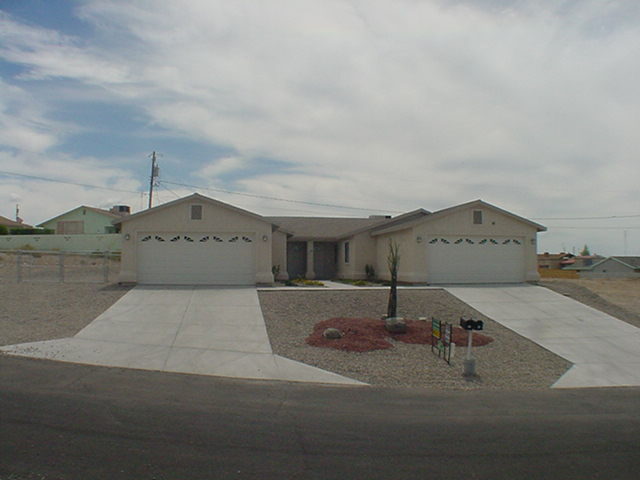 3188 Desert View Ct, Unit 101 in Lake Havasu City, AZ - Foto de edificio