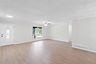 2423 Jewell Dr in Arlington, TX - Building Photo - Building Photo