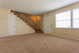 Bullock Habersham Townhomes in East Point, GA - Building Photo - Interior Photo