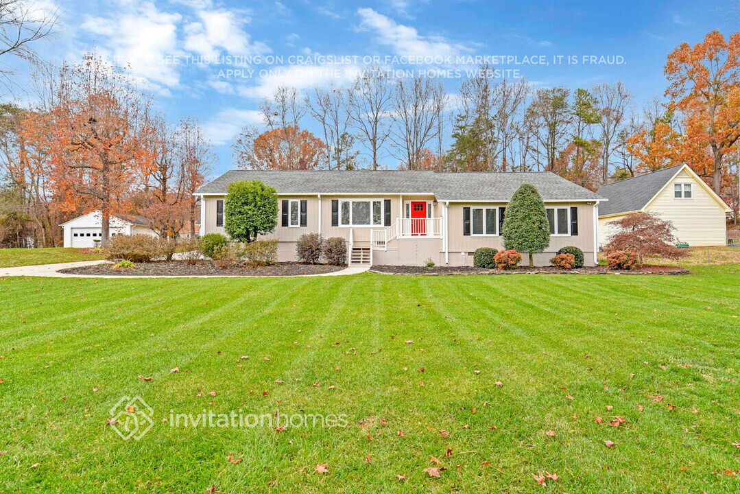 9340 Pinenoll Ln in Charlotte, NC - Building Photo
