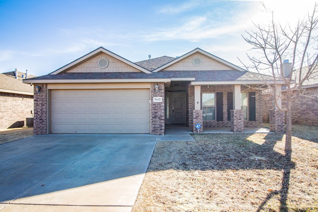 5605 112th St in Lubbock, TX - Building Photo