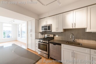 77 New St, Unit #108 in Cambridge, MA - Building Photo - Building Photo
