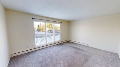 9807-9108 108 Ave in Grande Prairie, AB - Building Photo - Building Photo