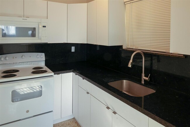 3050 NW 21st Ave in Miami, FL - Building Photo - Building Photo