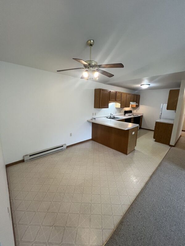 610 Creek Rd in West Bend, WI - Building Photo - Building Photo