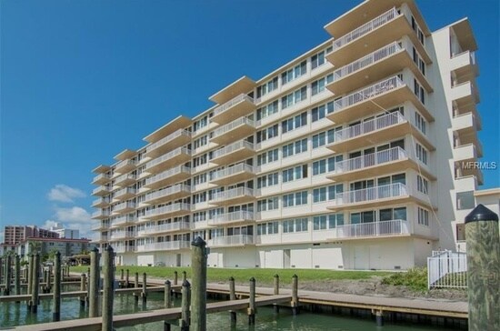 Island Way Towers in Clearwater, FL - Building Photo