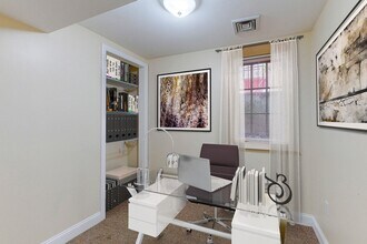 4 Auburn St, Unit B in Brookline, MA - Foto de edificio - Building Photo