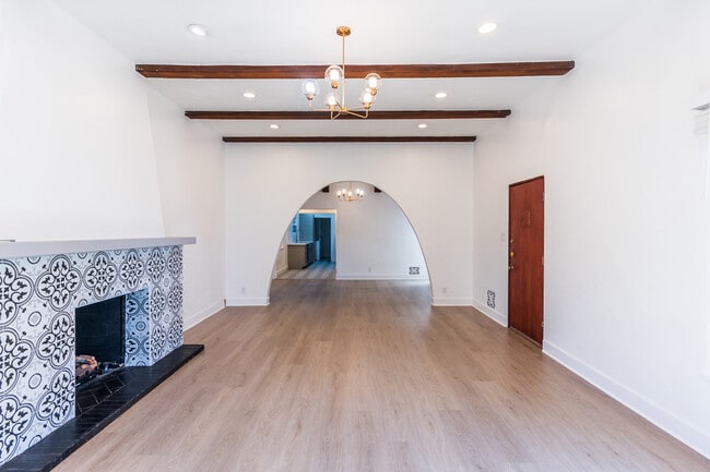 128 S Harper Ave in Los Angeles, CA - Foto de edificio - Building Photo