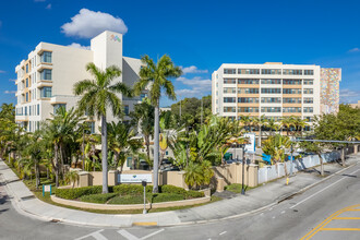 Irving Cypen Tower in Miami, FL - Building Photo - Building Photo