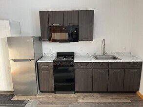 74 Jolina Ct in Richmond, VT - Building Photo - Building Photo