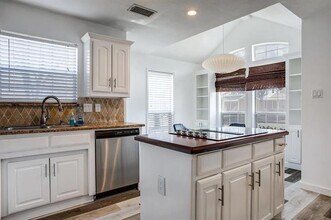 6715 Windrock Rd in Dallas, TX - Building Photo - Building Photo
