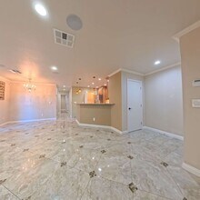 8600 W Charleston Blvd in Las Vegas, NV - Foto de edificio - Building Photo