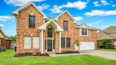 1810 Oakleaf Cir in Pearland, TX - Building Photo - Building Photo