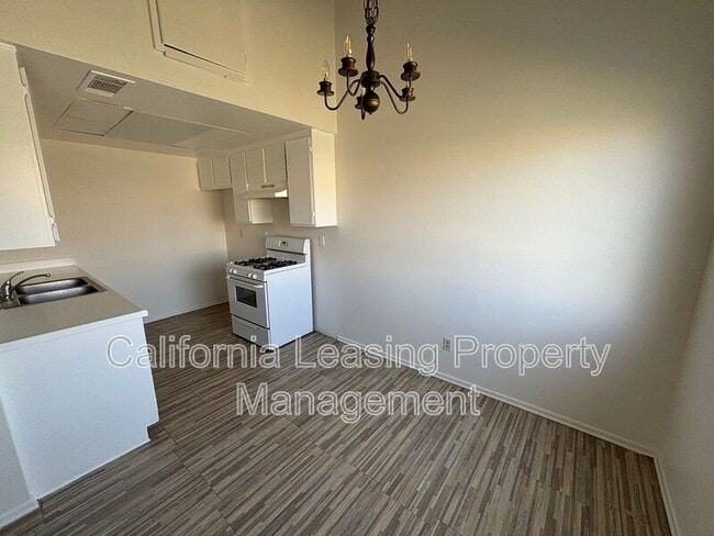 44510 16th St E in Lancaster, CA - Building Photo - Building Photo