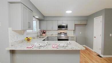 331 Carriage Trail Ct in O'Fallon, MO - Building Photo - Building Photo