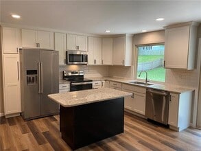 762 La Feil Dr in Ballwin, MO - Building Photo - Building Photo