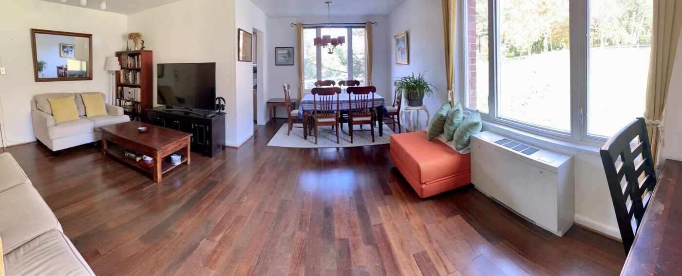 2400 41st St NW in Washington, DC - Building Photo