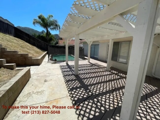 property at 31141 Vía Gilberto