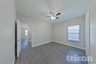 1908 Carrington Dr in Glenn Heights, TX - Foto de edificio - Building Photo