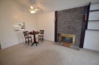 9797 E Peakview Ave in Englewood, CO - Building Photo - Building Photo