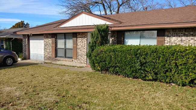 1109 Melrose St in Garland, TX - Building Photo - Building Photo