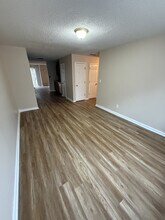 460 Parkway Rd in Union City, GA - Building Photo - Building Photo