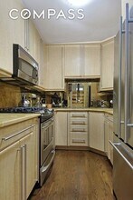 340 E 64th St, Unit 6R in New York, NY - Building Photo - Building Photo