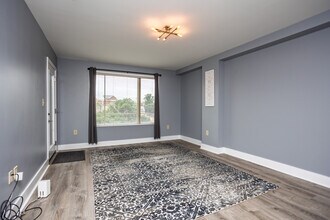 Lake Plaza in Knoxville, TN - Building Photo - Interior Photo