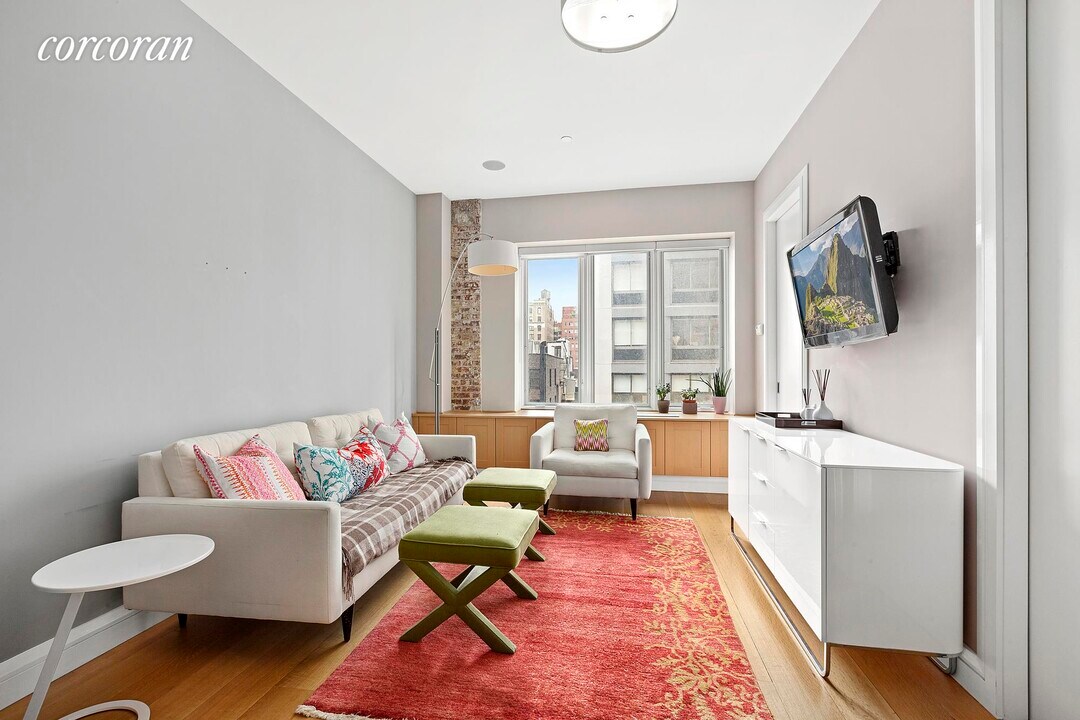 159 W 24th St-Unit -: 6D in New York, NY - Building Photo