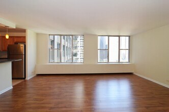 400 E Randolph St, Unit 2222 in Chicago, IL - Building Photo - Building Photo
