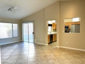 2405 Rockford St in Las Vegas, NV - Building Photo - Building Photo