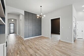 1100 Parkstone Dr in Krugerville, TX - Foto de edificio - Building Photo