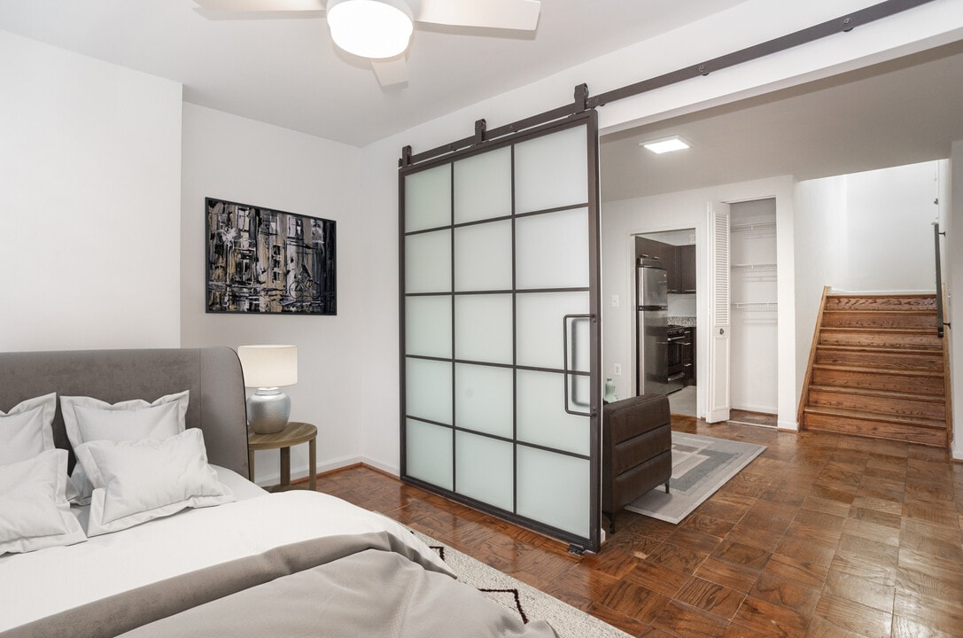 Newport West in Washington, DC - Building Photo