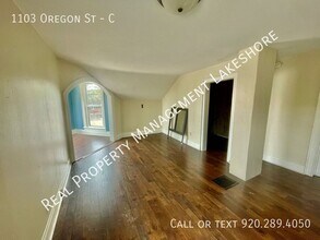 1103 Oregon St in Oshkosh, WI - Building Photo - Building Photo