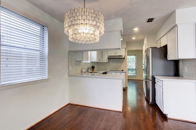 10810 Ashcroft Dr in Houston, TX - Building Photo - Building Photo