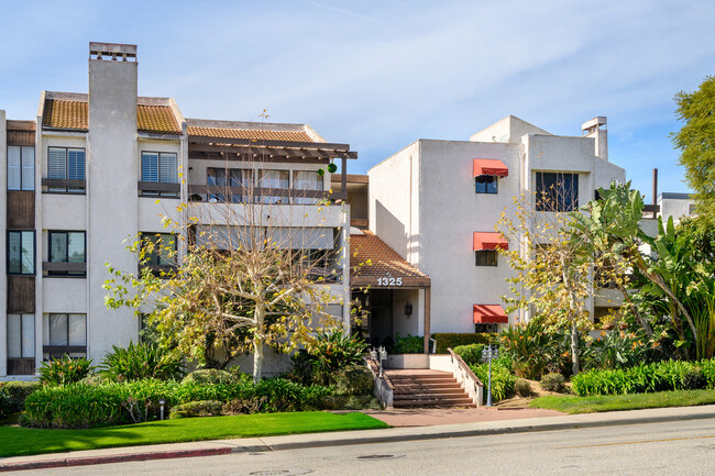 property at 1325 Valley View Rd
