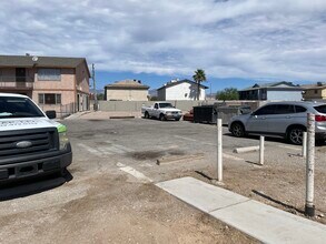 4380 Vornsand Dr, Unit 1 in Las Vegas, NV - Building Photo - Building Photo