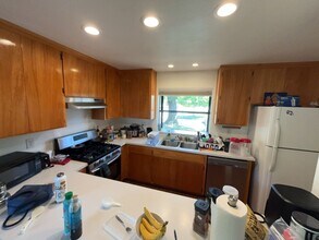2128 Bueno Dr in Davis, CA - Building Photo - Building Photo