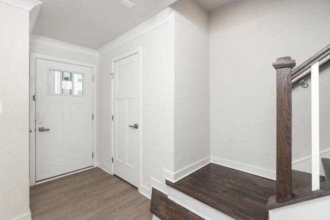 4022 Purple Flora Bnd in Charlottesville, VA - Foto de edificio - Building Photo