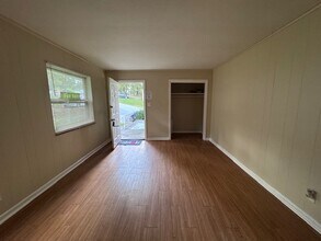 4321 Bruhin Rd, Unit 2 in Knoxville, TN - Building Photo - Building Photo