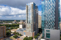 Four Seasons Residences Austin in Austin, TX - Foto de edificio - Building Photo