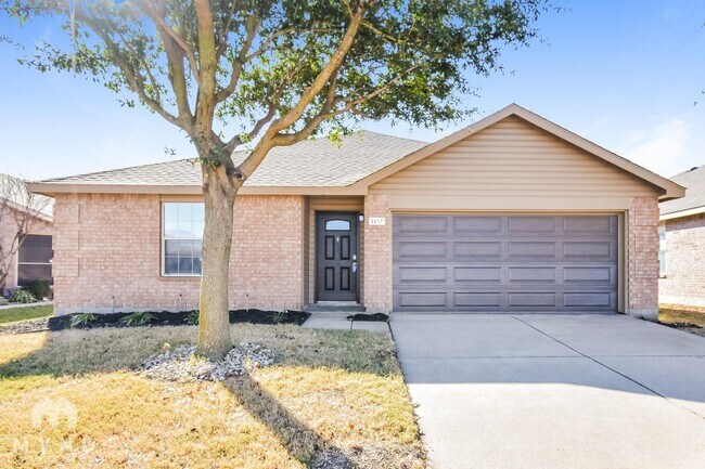 property at 1157 Boxwood Dr