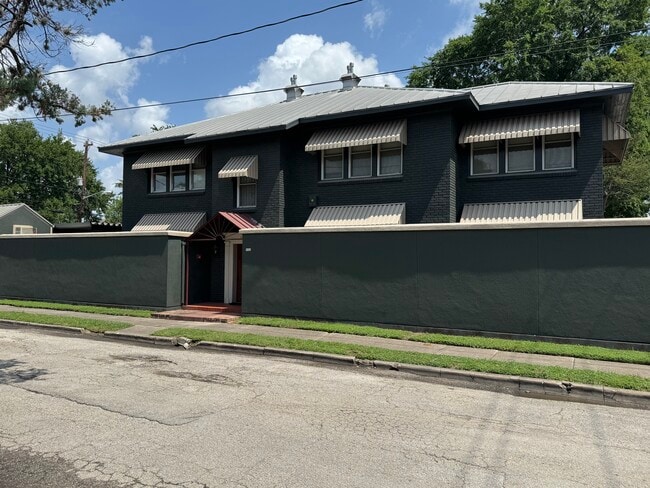 906 Oakley St, Unit farrar