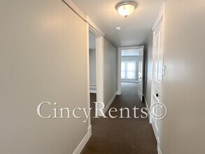 2217 Feldman Ave, Unit 3 in Cincinnati, OH - Building Photo - Building Photo