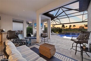8911 Cappello Ct in Naples, FL - Building Photo