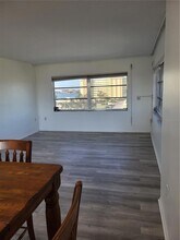 4650 Cove Cir, Unit 611 in St. Petersburg, FL - Building Photo - Building Photo