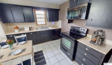 7086 Spencer St in Omaha, NE - Building Photo - Building Photo