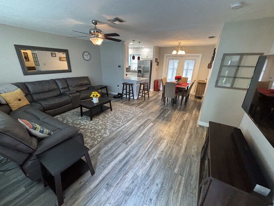 11253 109th Ln N in Largo, FL - Building Photo