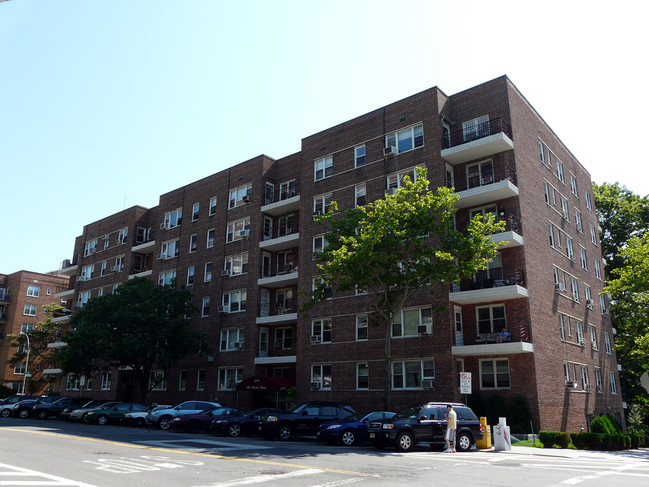 3720 Independence Ave in Riverdale, NY - Building Photo - Building Photo